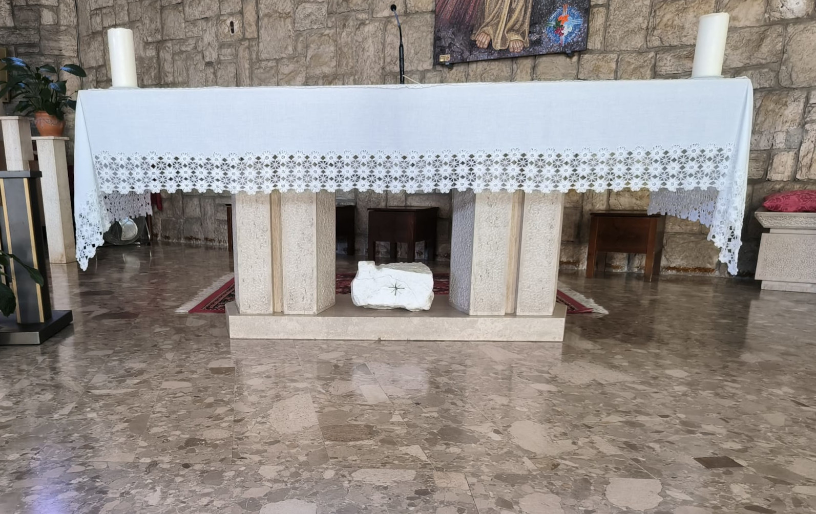 "Perlato del
            Sole" - Chiesa S.Antonio di Padova (AP) Altare
            Centrale