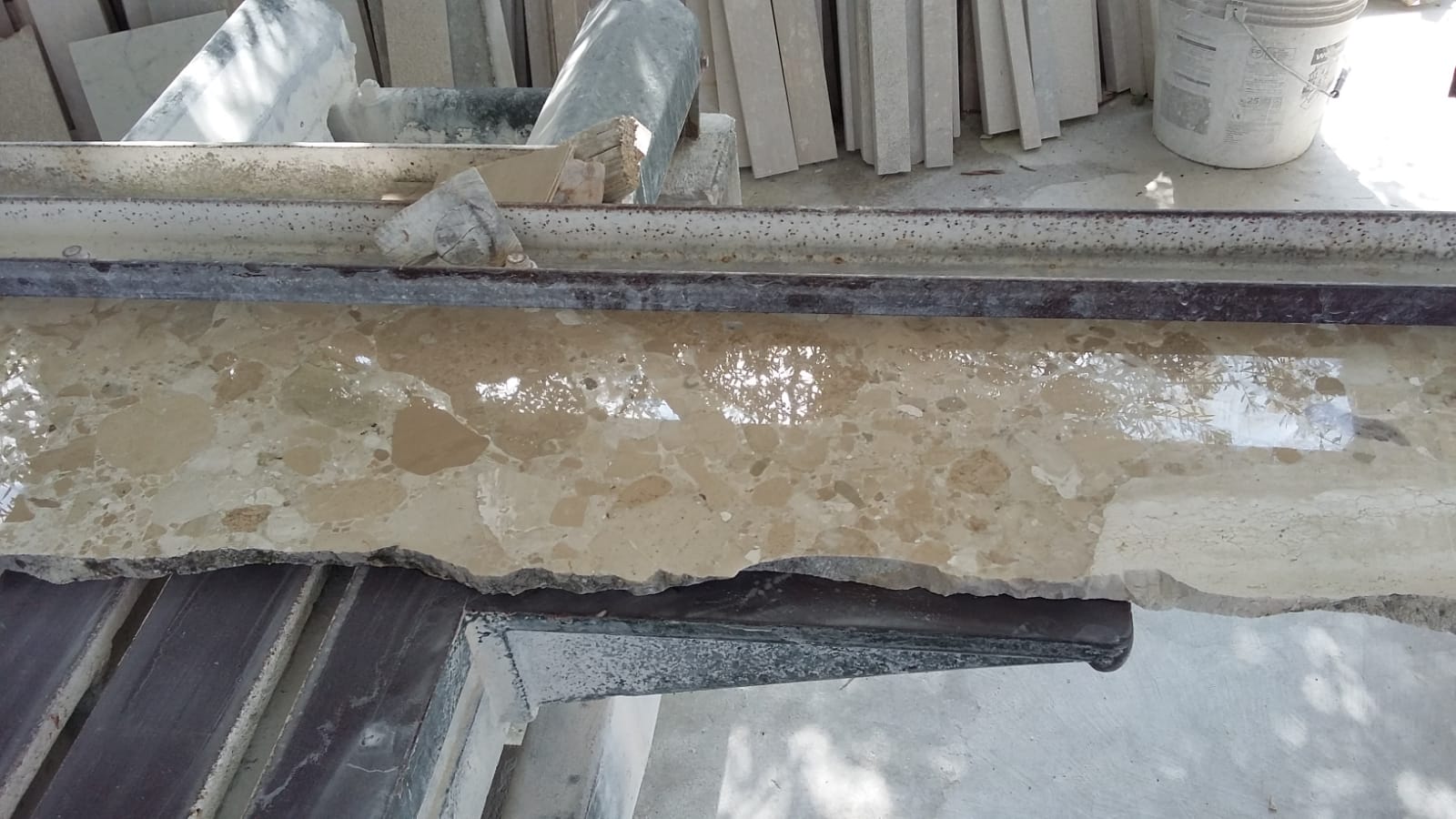 Lastra lucidata di
            Perlato del Sole