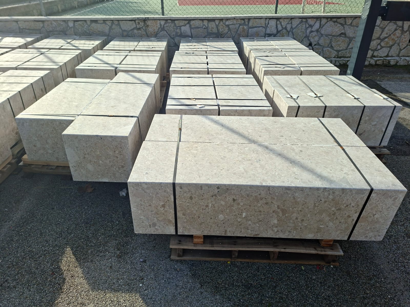 Panchine
                (inizio lavori)