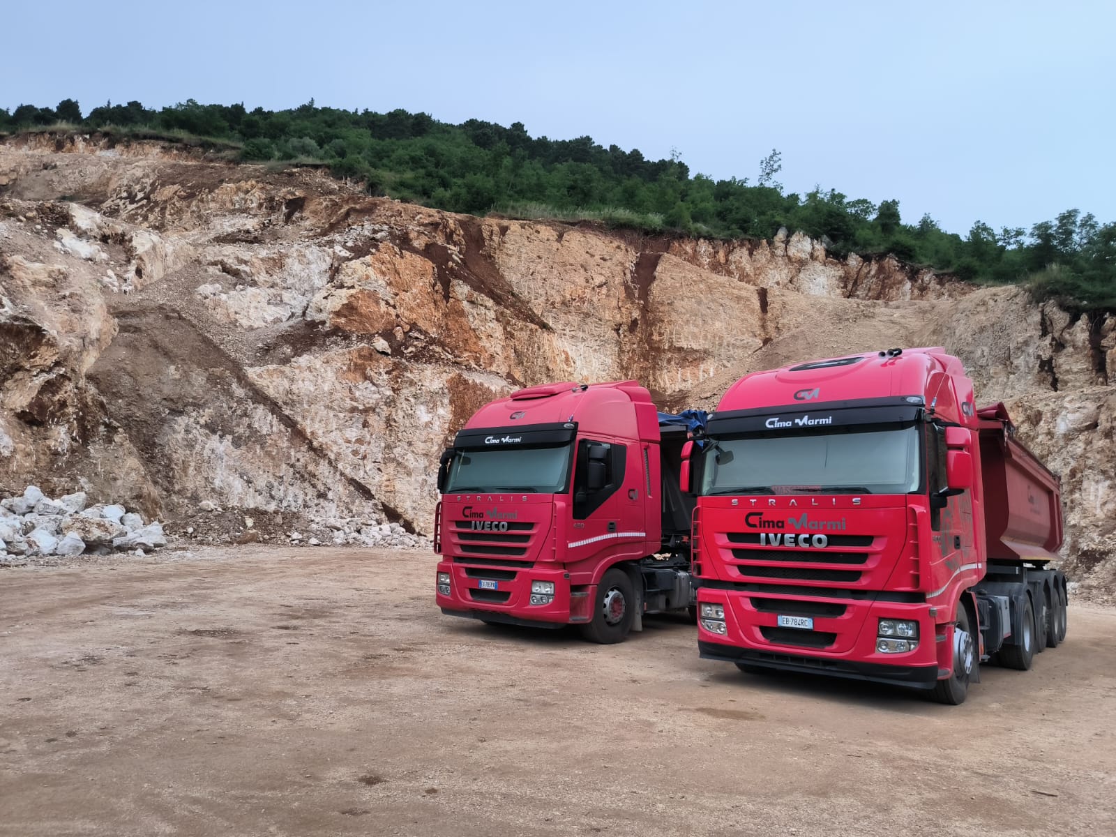CIMA MARMI Trasporti
                                              Perlato del Sole - Pietra
                                              naturale pregiata del
                                              Molise