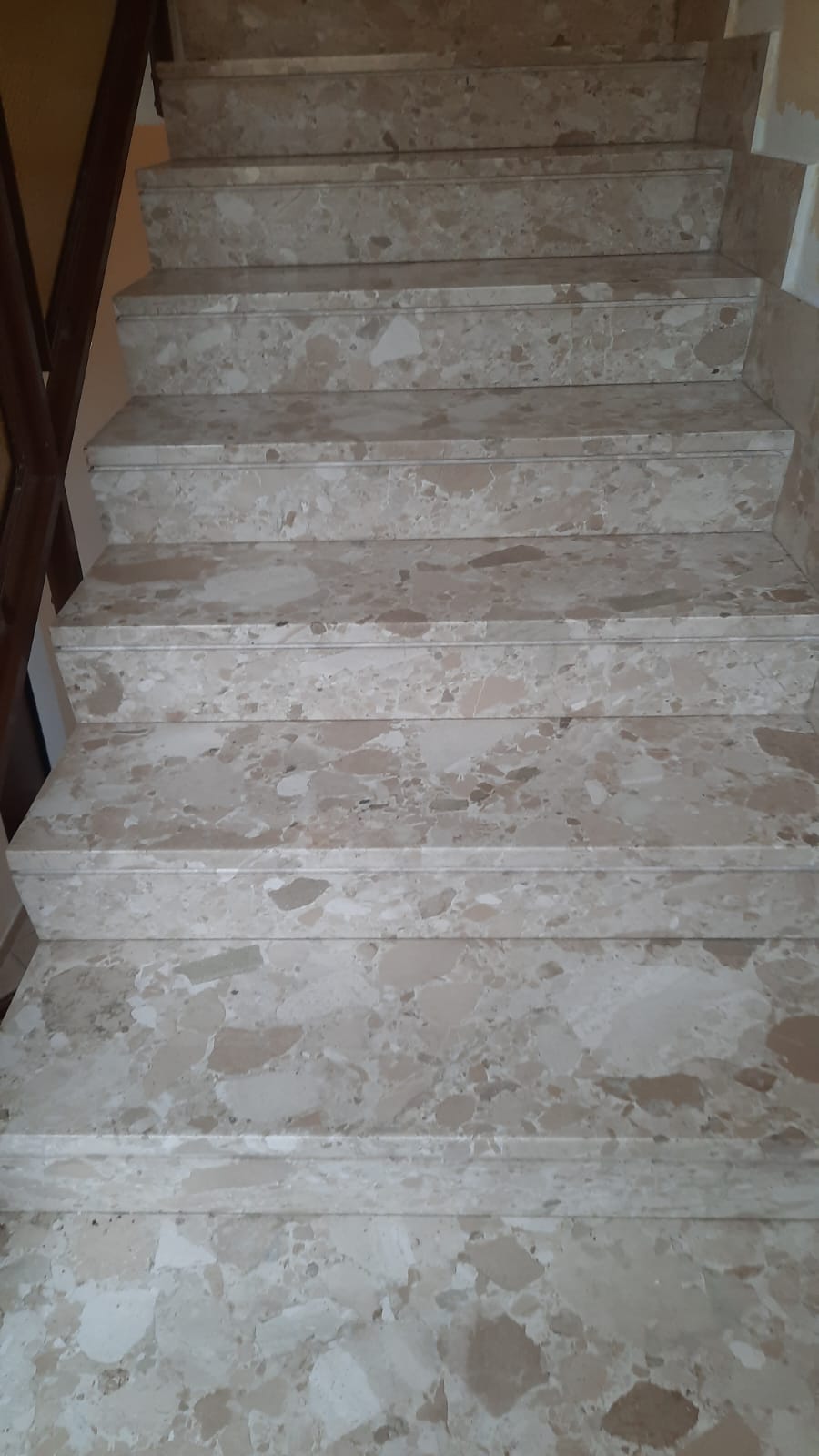 "Perlato del Sole"
            - Abitazione priivata (IS) Gradini